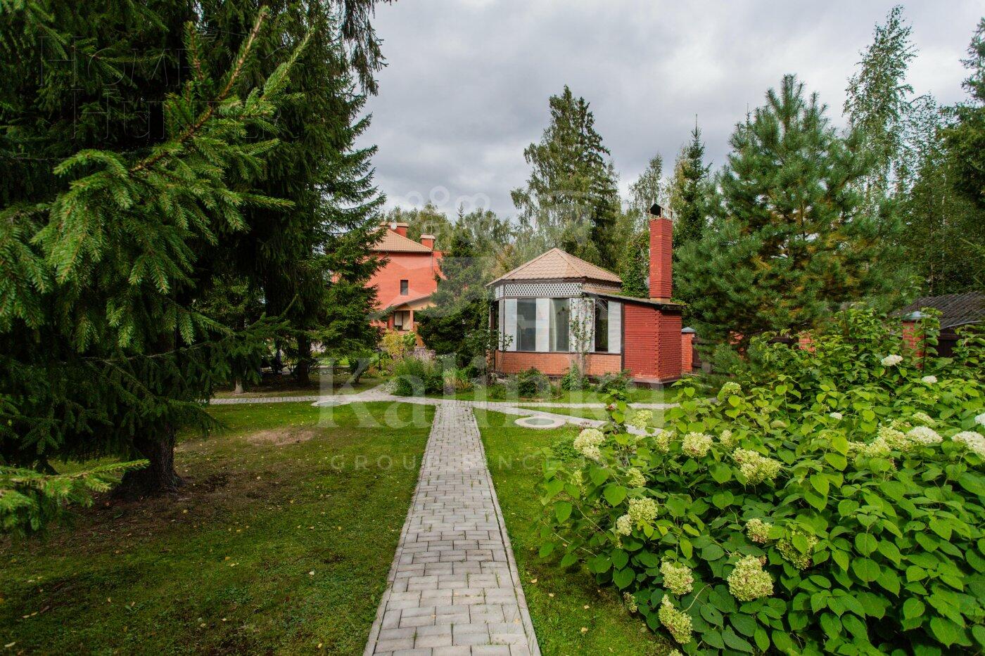 2-этажный коттедж 880 м² с отделкой