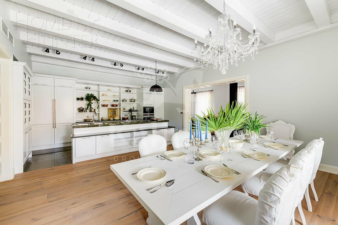 4-этажный таунхаус 678 м² с отделкой