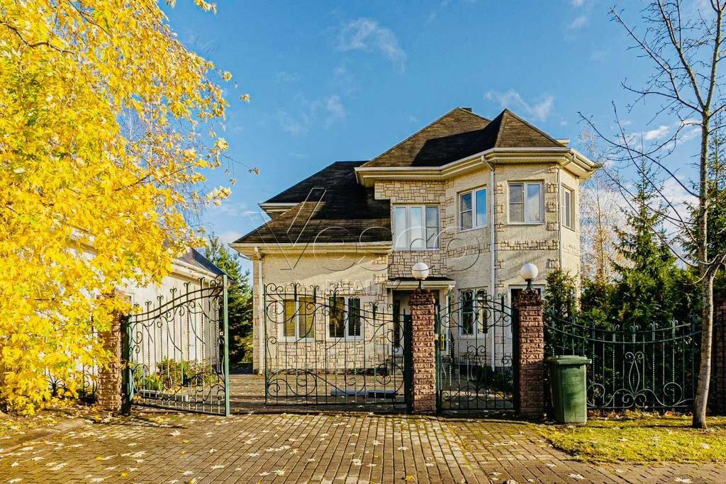 2-этажный коттедж 220 м² с отделкой