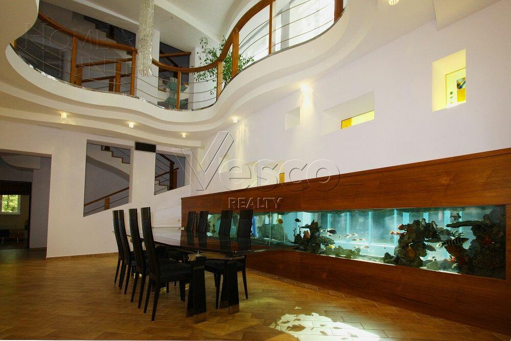 2-этажный коттедж 1 200 м² с отделкой