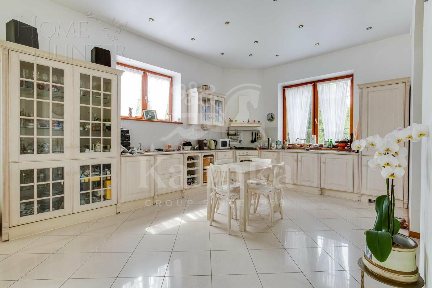 2-этажный коттедж 550 м² с отделкой