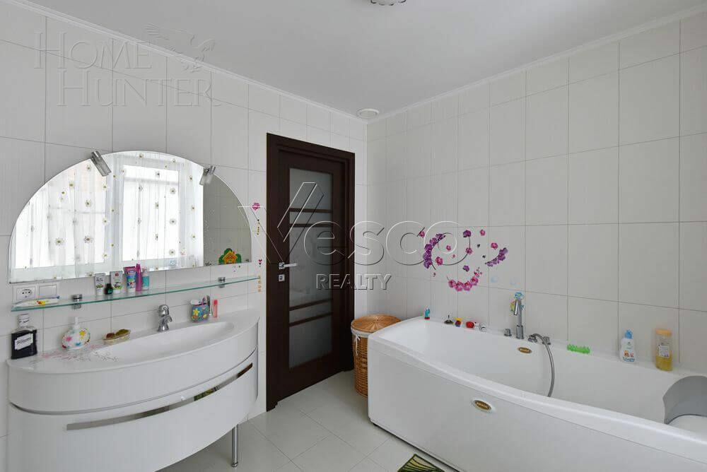 2-этажный коттедж 490 м² с отделкой