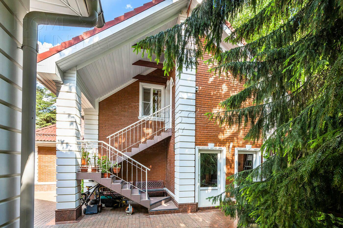 2-этажный коттедж 765 м² с отделкой