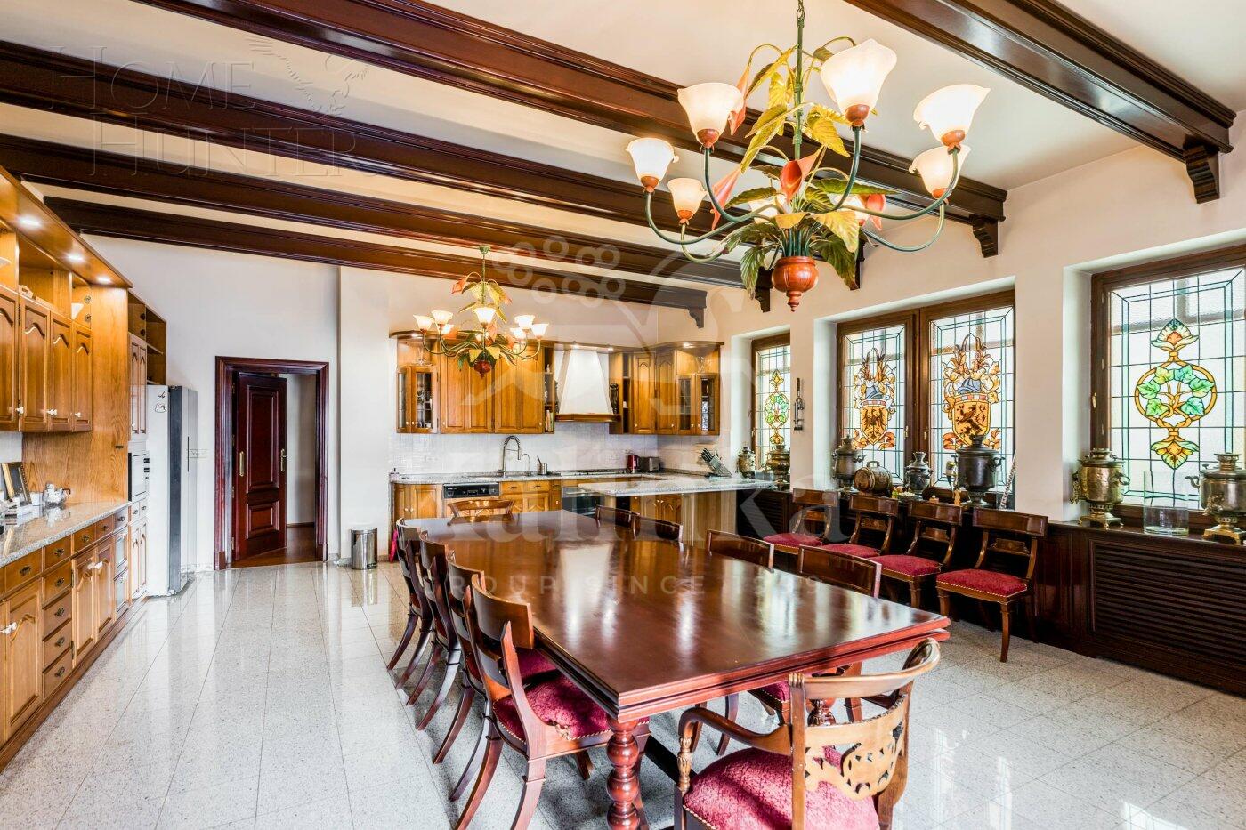 2-этажный коттедж 750 м² с отделкой