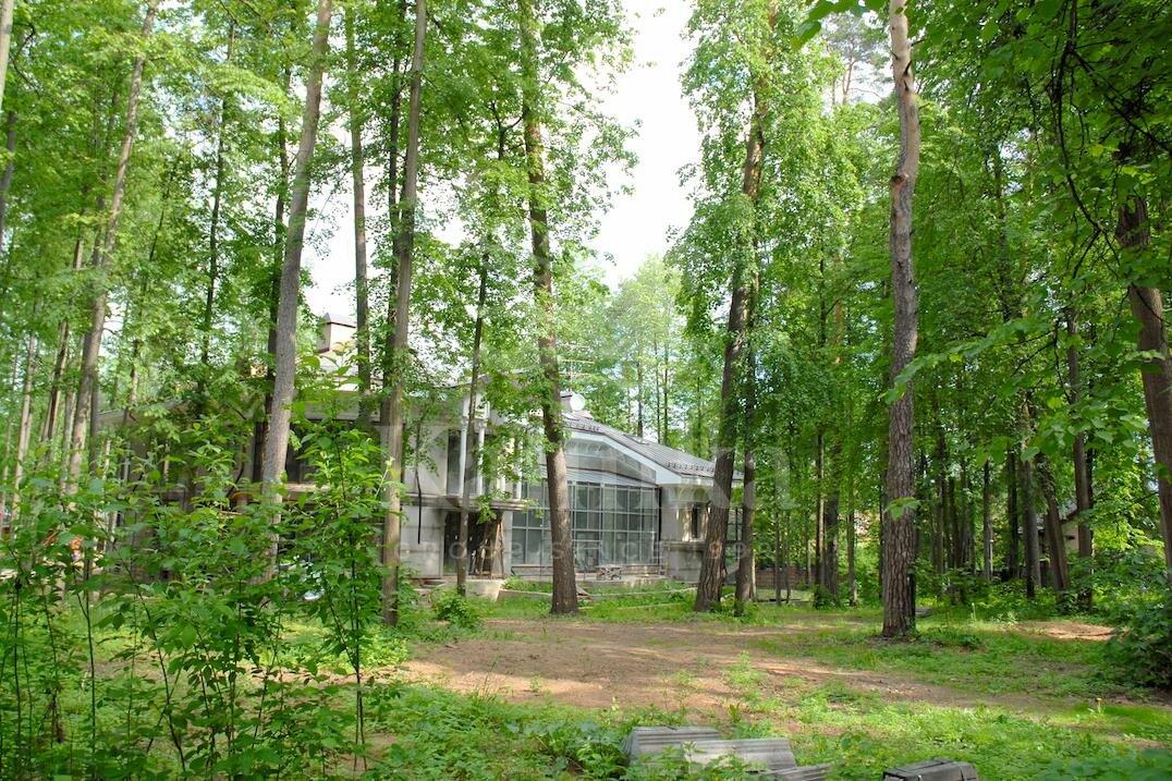 3-этажный коттедж 1 500 м² без отделки