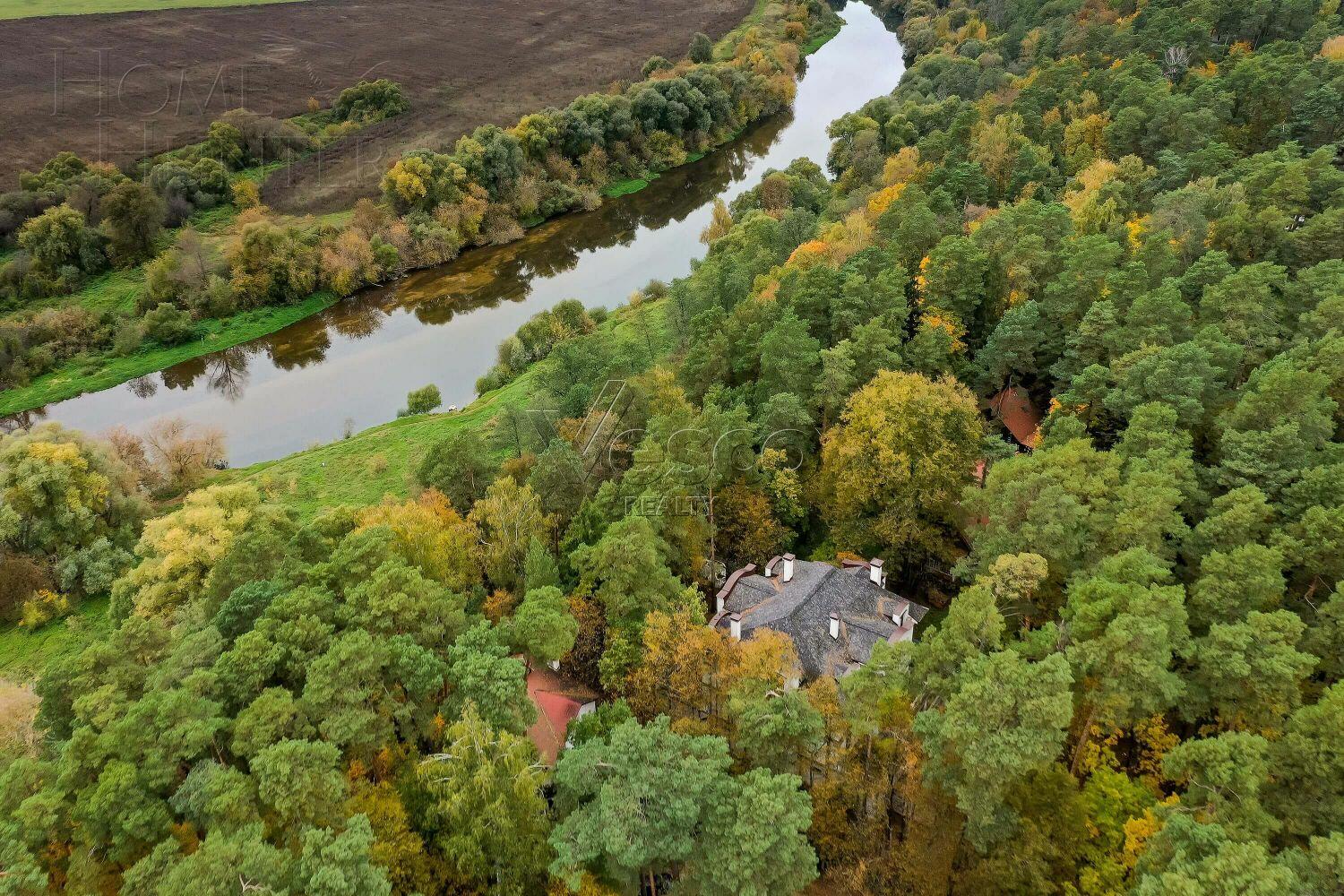 2-этажный коттедж 900 м² без отделки