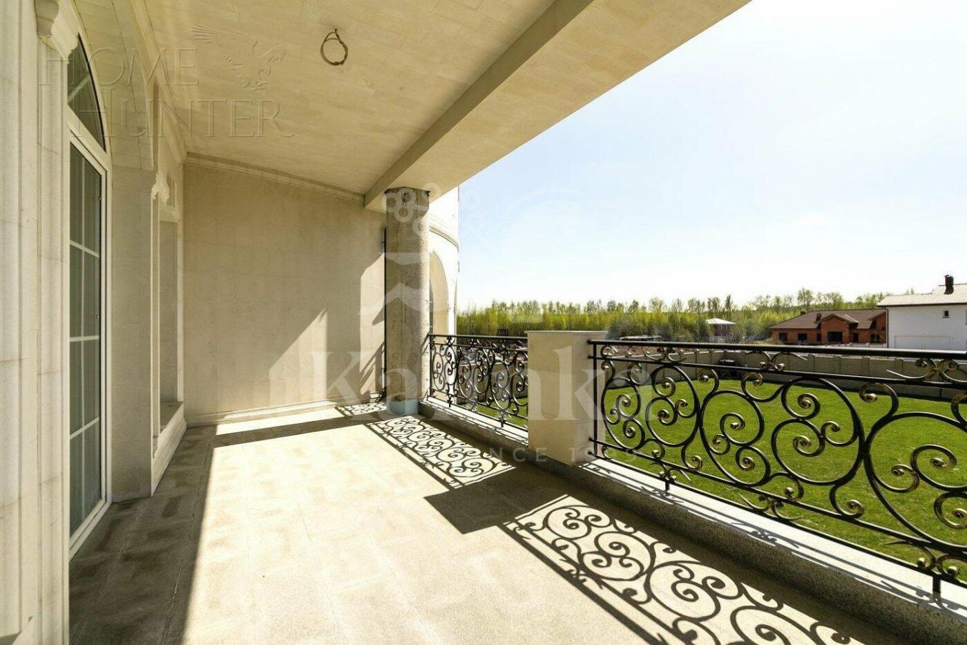 3-этажный коттедж 2 000 м² без отделки