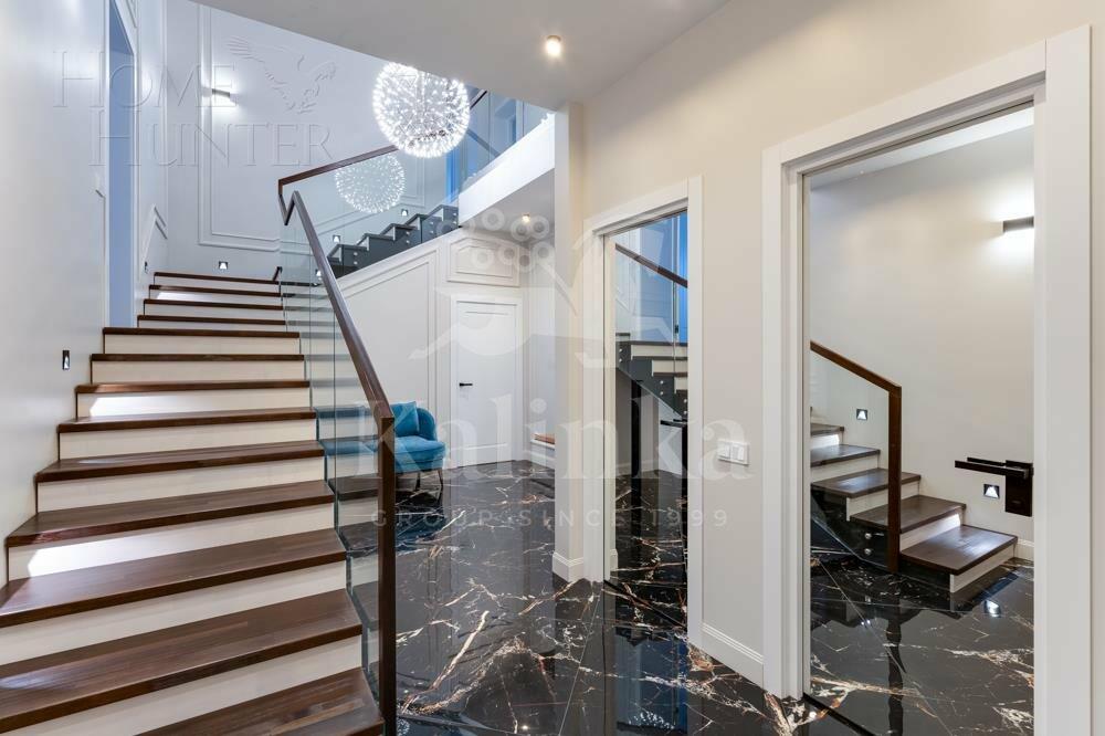 3-этажный коттедж 400 м² с отделкой
