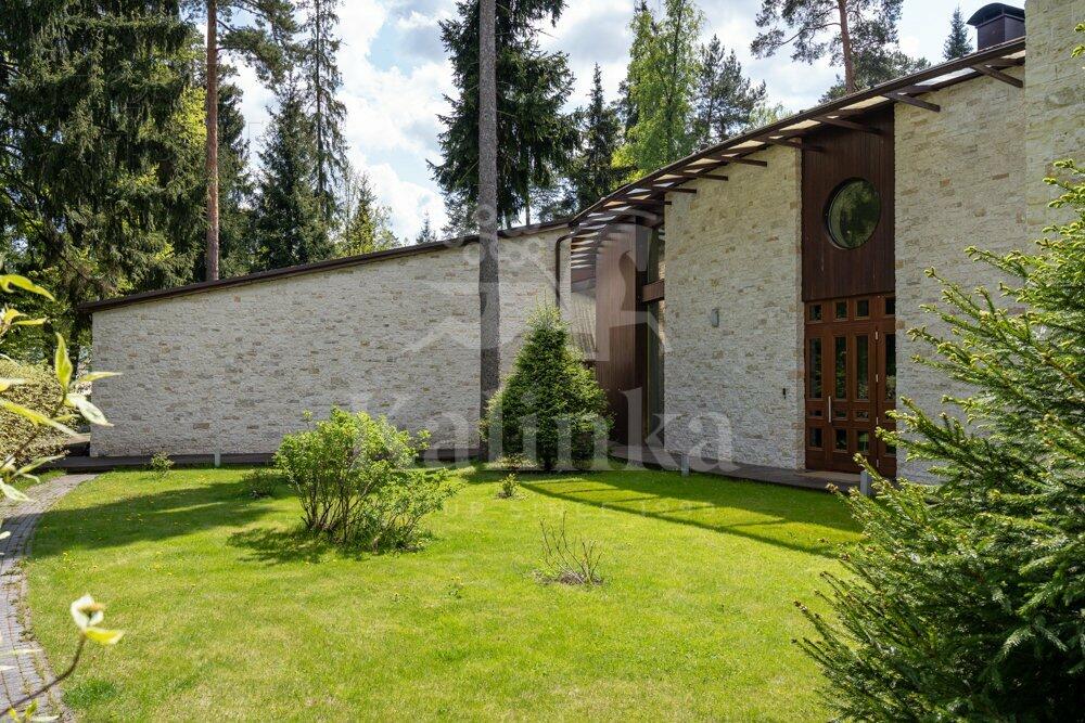 2-этажный коттедж 2 700 м² с отделкой