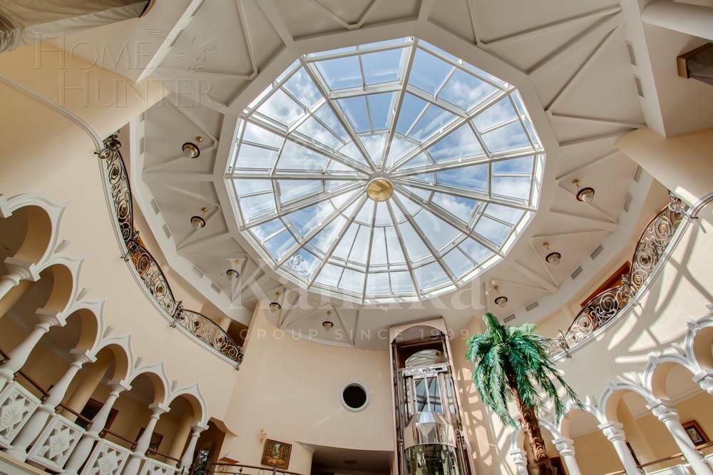 4-этажный коттедж 1 352 м² с отделкой