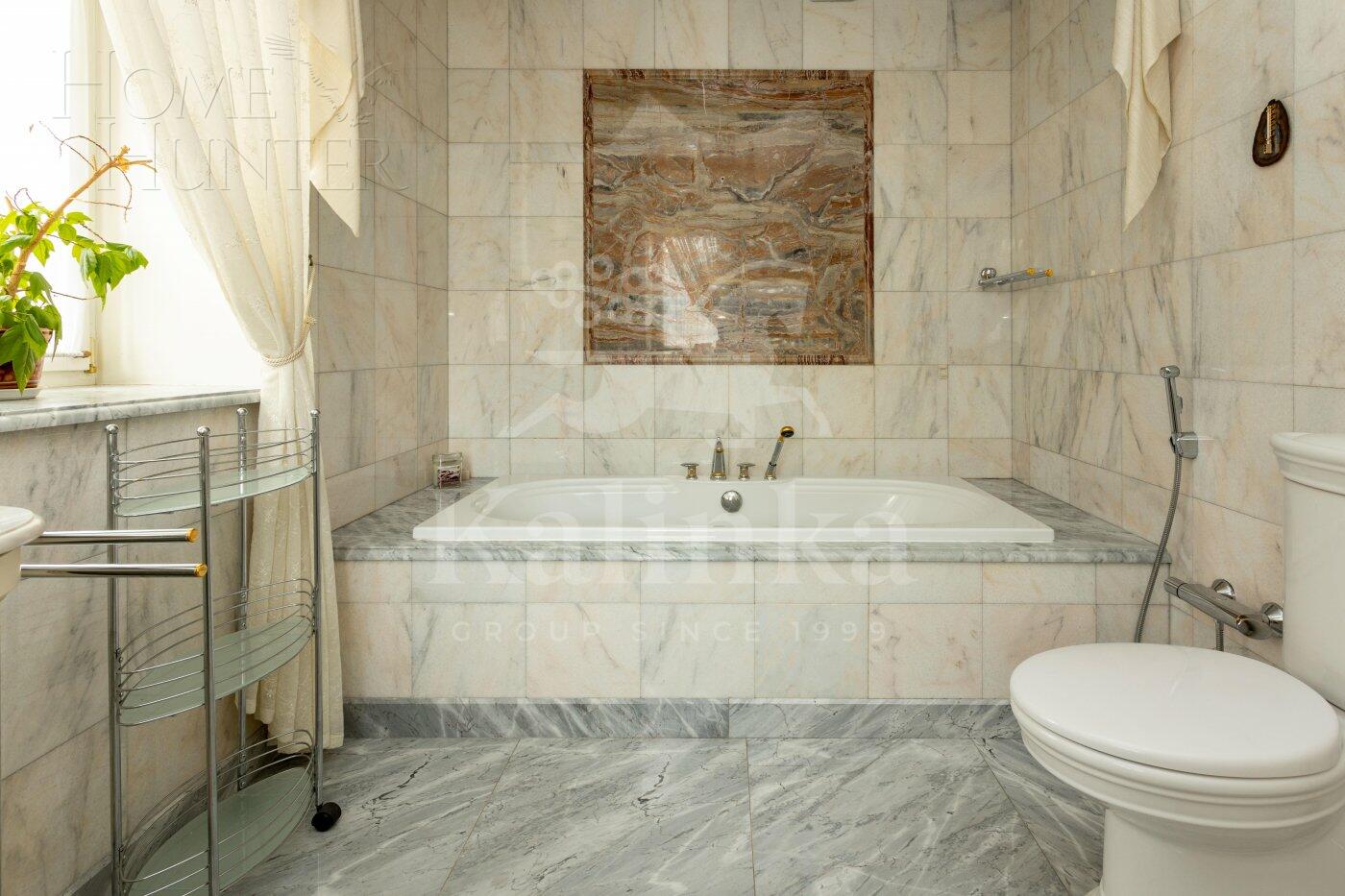 2-этажный коттедж 660 м² с отделкой