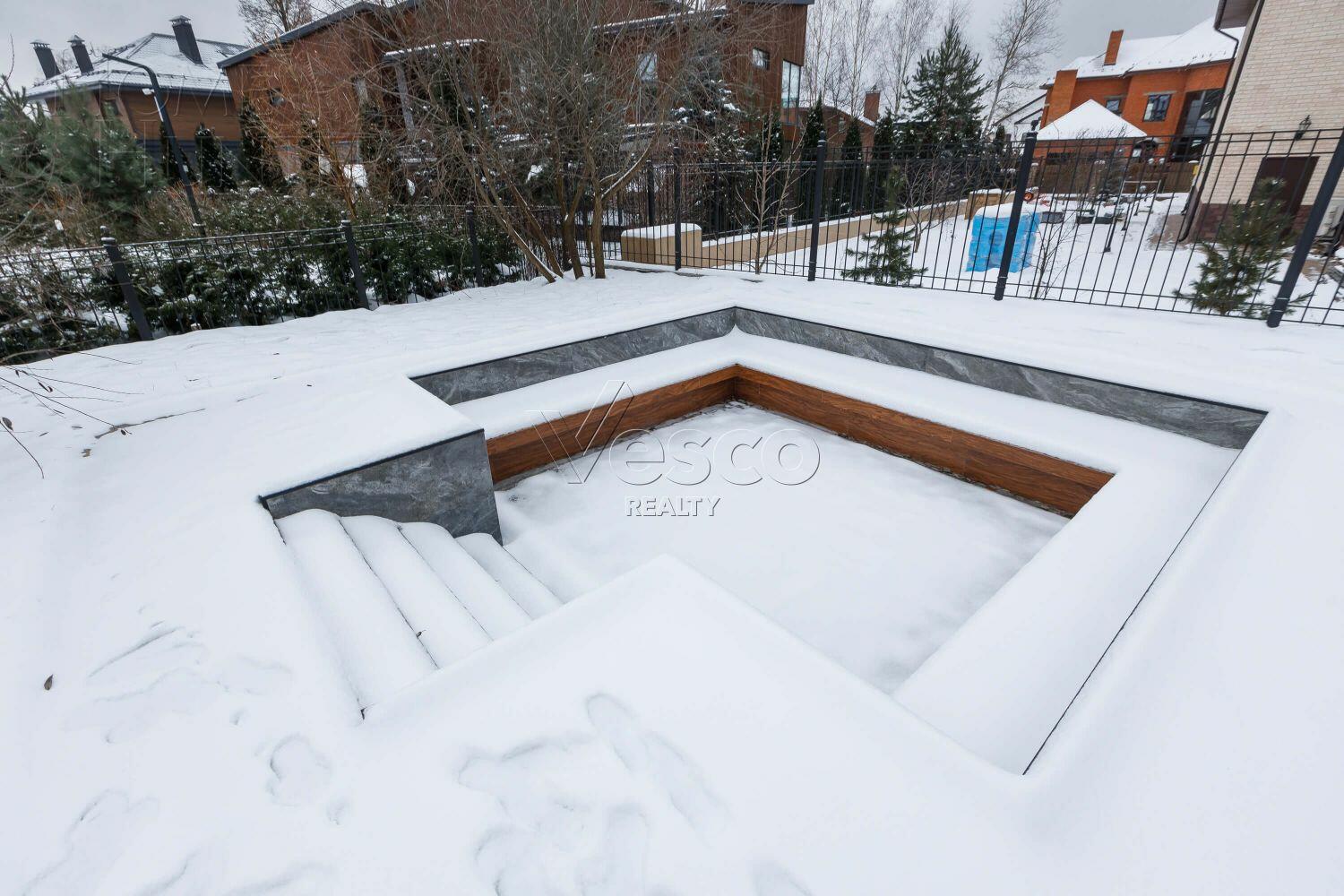 2-этажный коттедж 853.2 м² без отделки