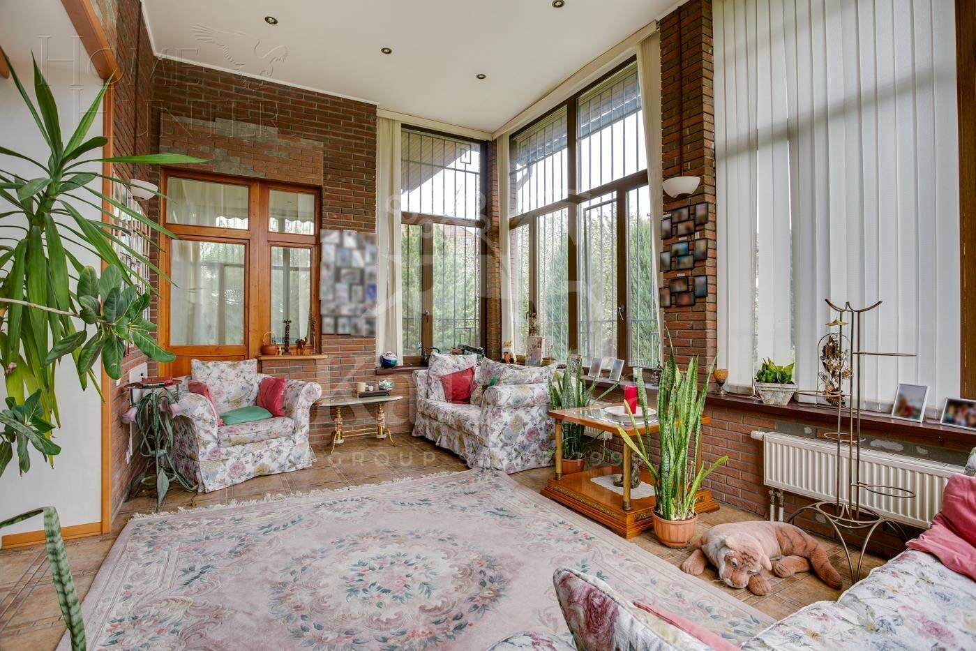 2-этажный коттедж 550 м² с отделкой