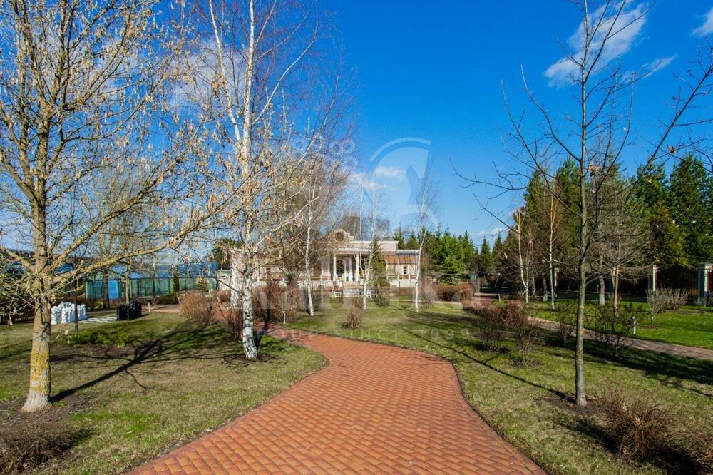 2-этажный коттедж 1 700 м² с отделкой