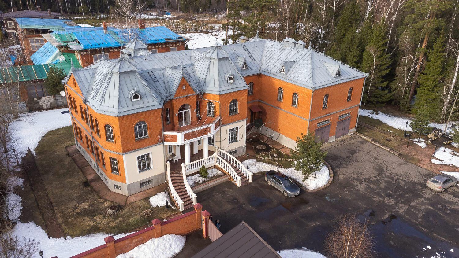 2-этажный коттедж 1 500 м² с отделкой