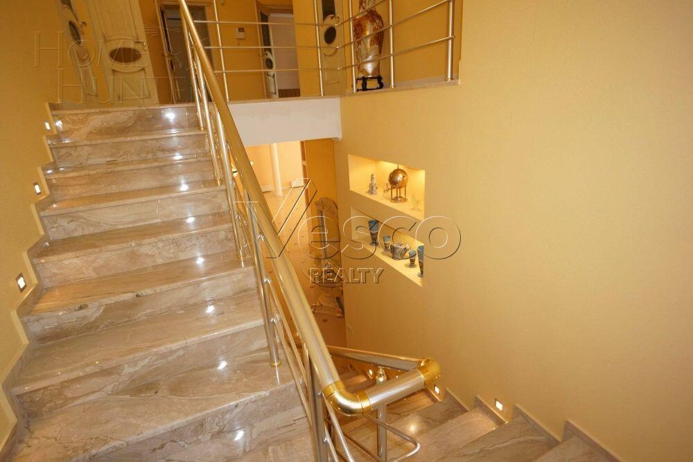 2-этажный коттедж 525 м² с отделкой