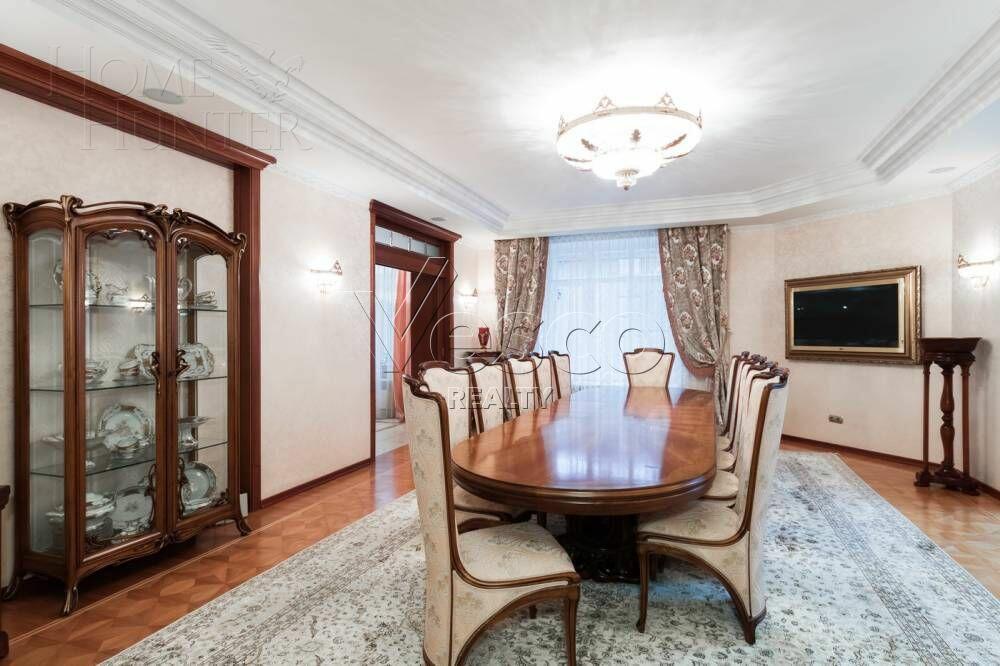 2-этажный коттедж 1 460 м² с отделкой