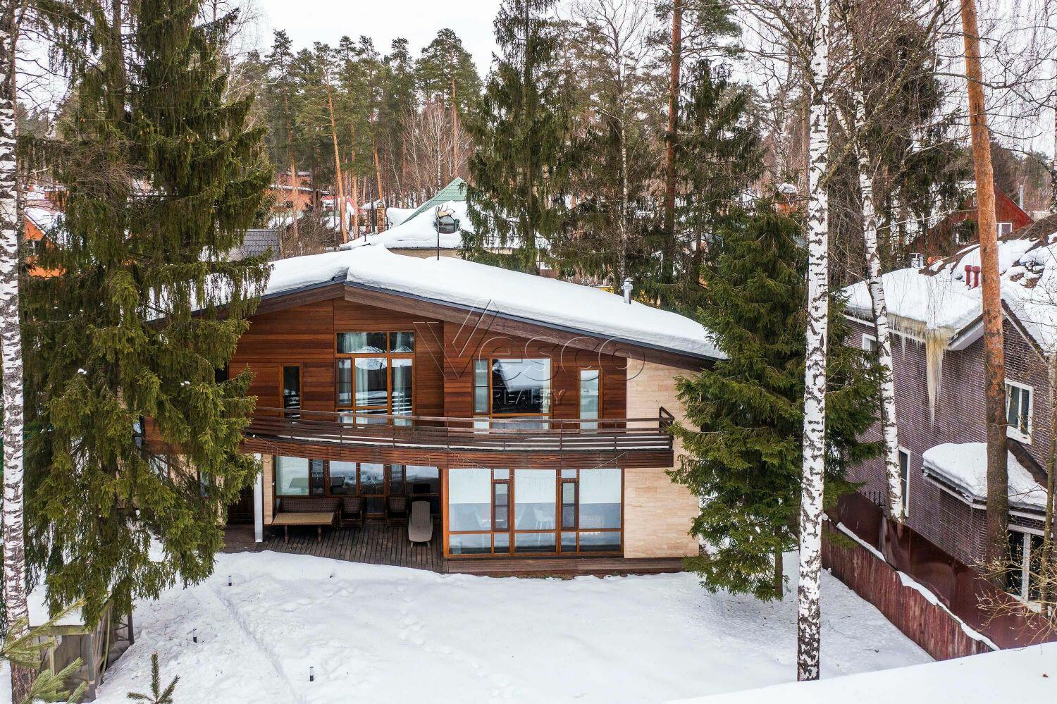 2-этажный коттедж 300 м² с отделкой