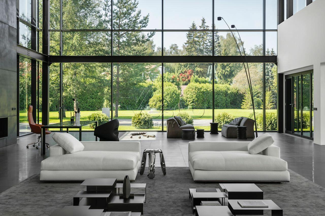 2-этажный коттедж 2 500 м² с отделкой