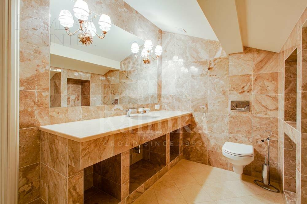 3-этажный коттедж 1 000 м² с отделкой