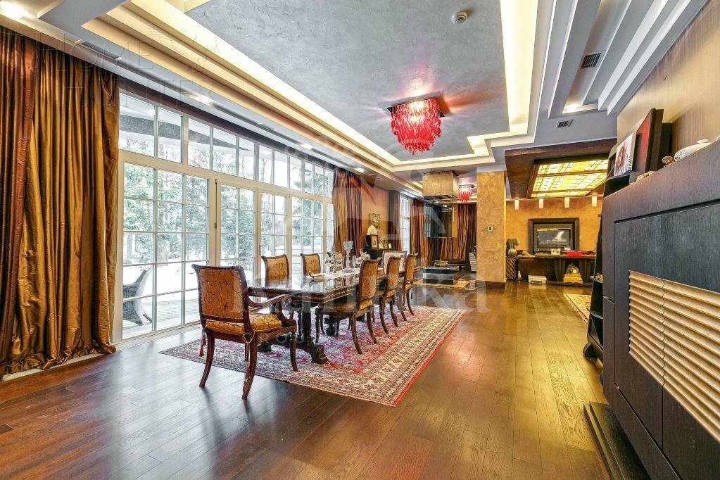 3-этажный коттедж 1 600 м² с отделкой