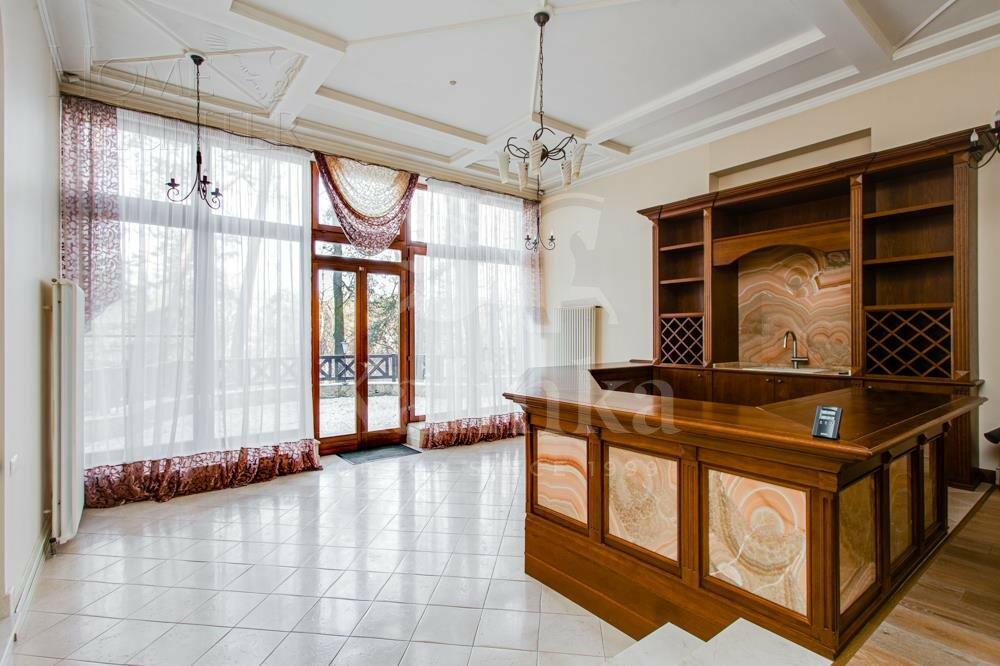 3-этажный коттедж 1 000 м² с отделкой