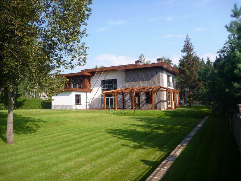 2-этажный коттедж 650 м² без отделки