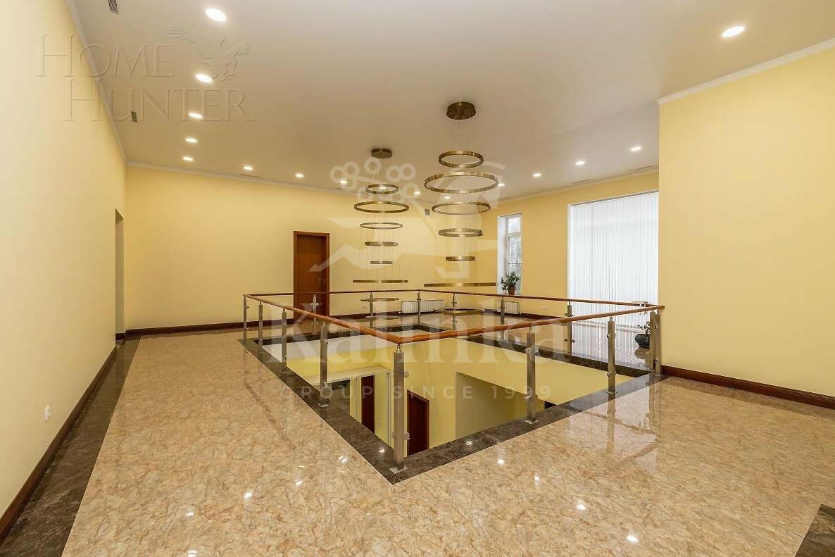 2-этажный коттедж 1 200 м² с отделкой