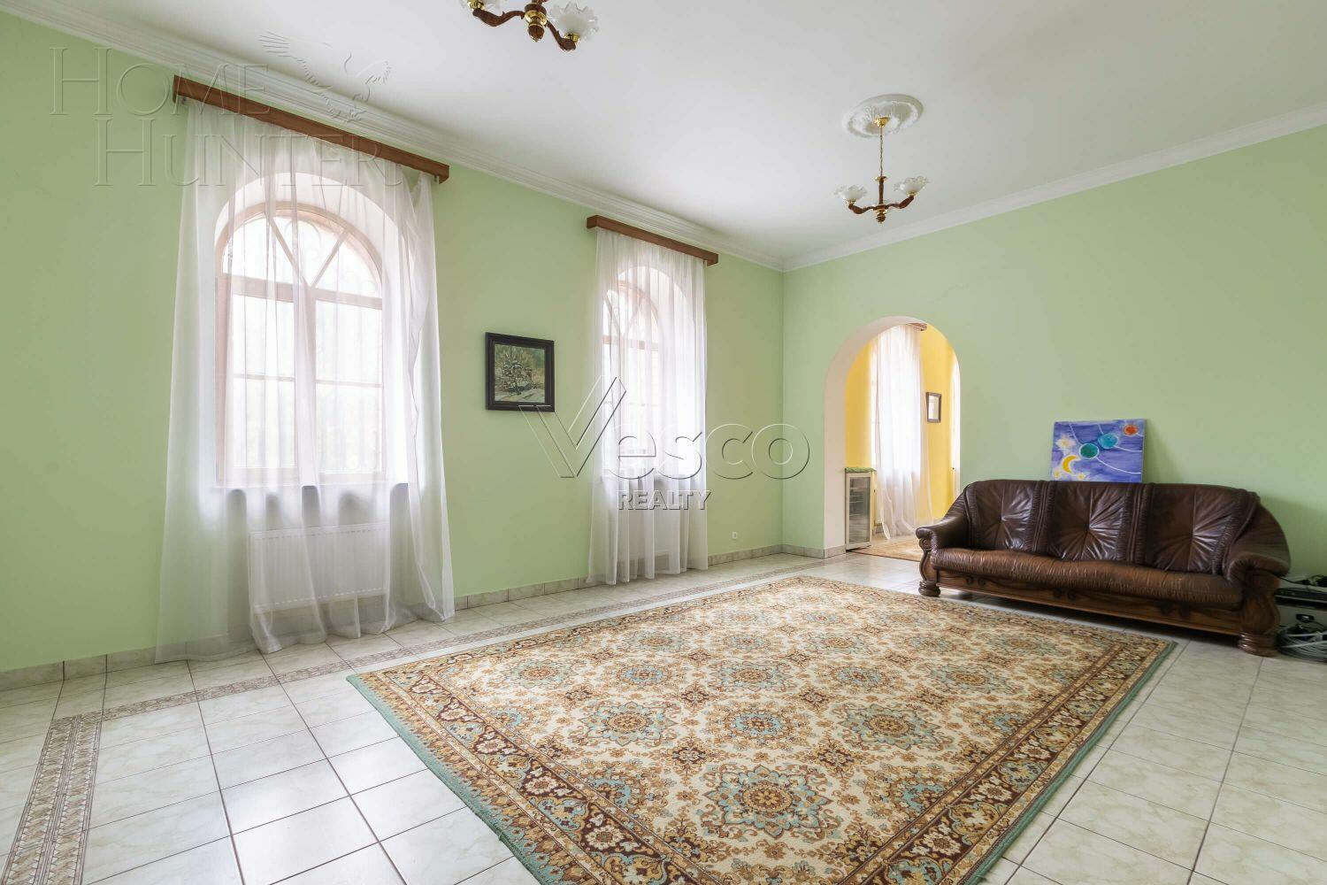 2-этажный коттедж 1 500 м² с отделкой