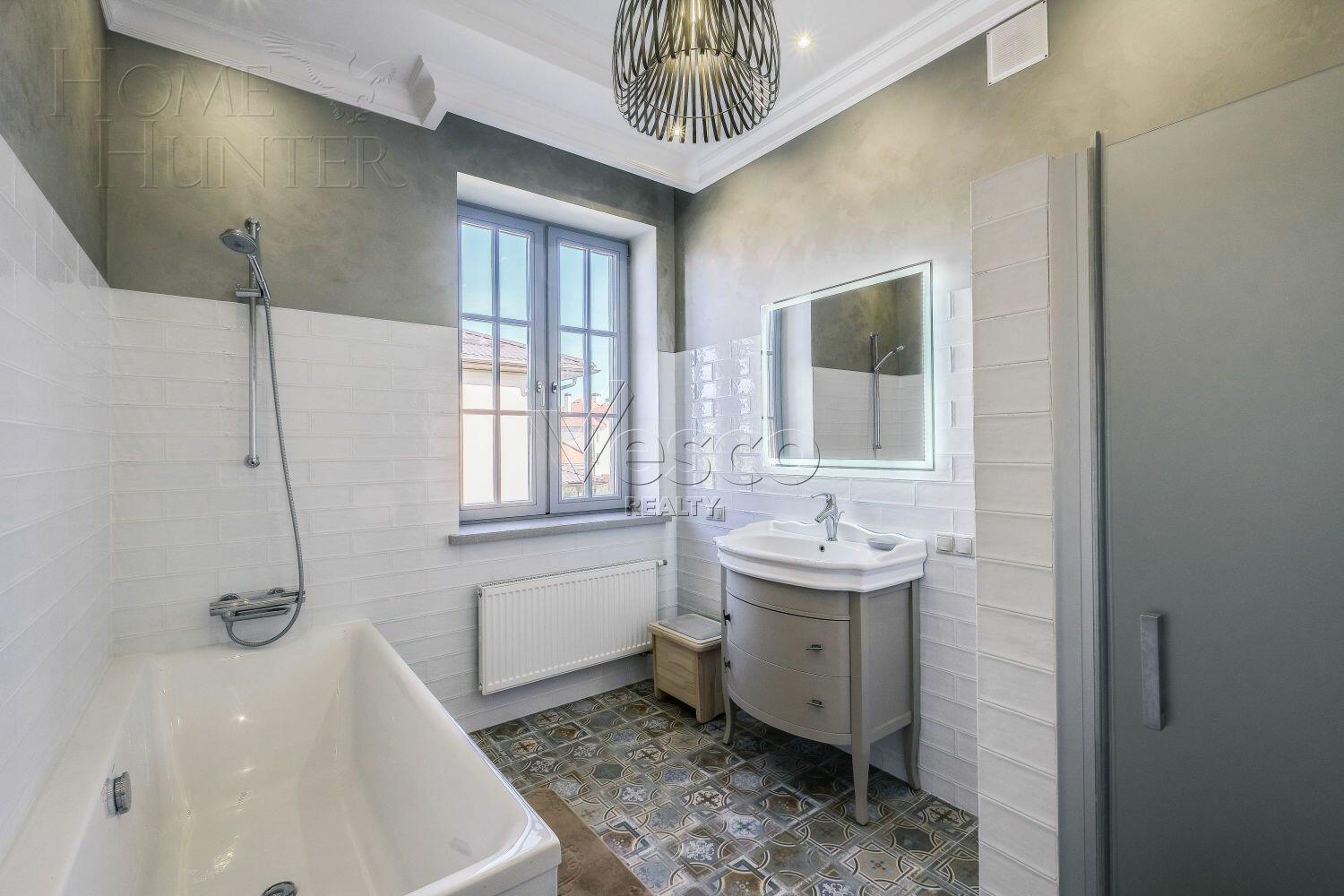 2-этажный коттедж 200 м² с отделкой