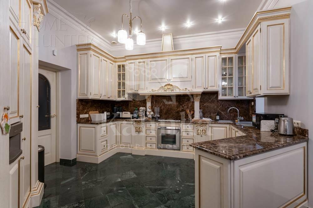 3-этажный коттедж 800 м² с отделкой