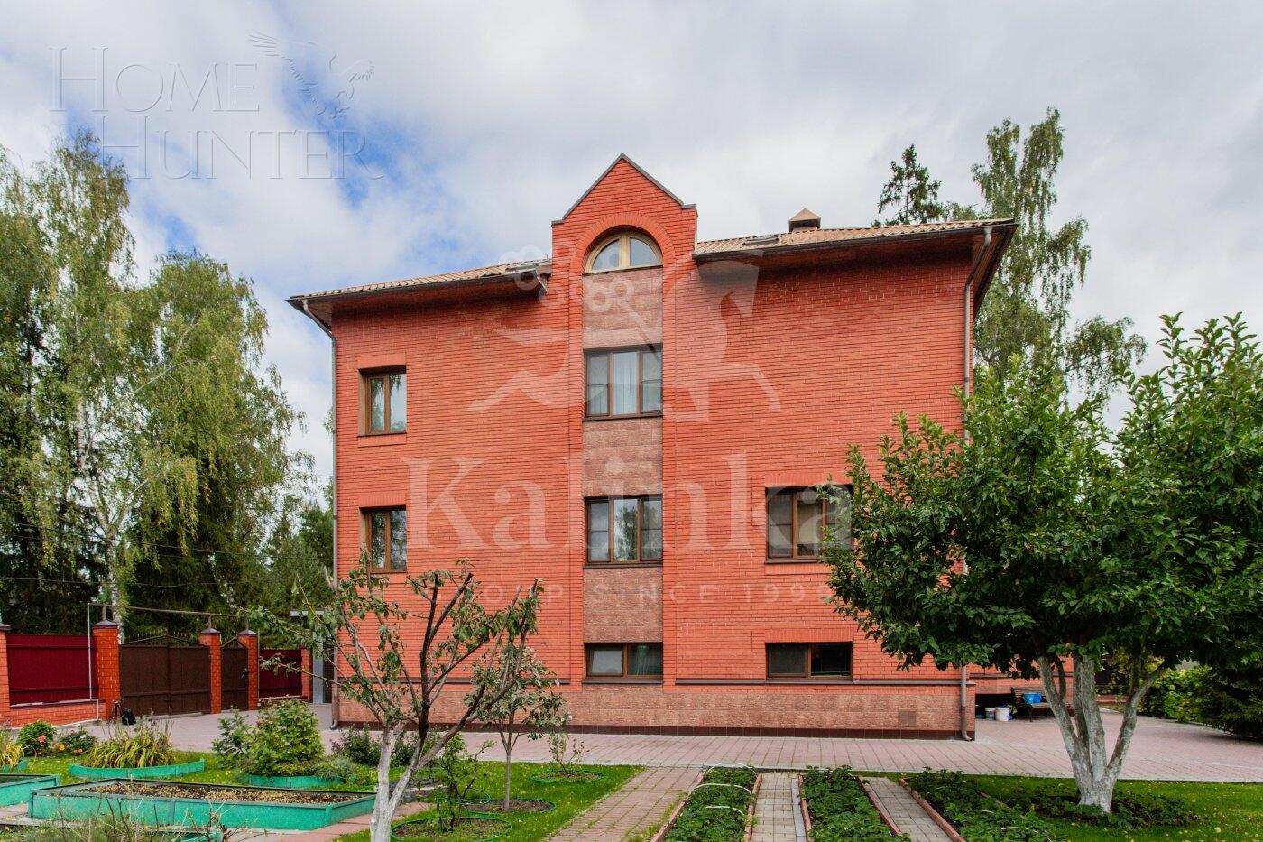 2-этажный коттедж 880 м² с отделкой