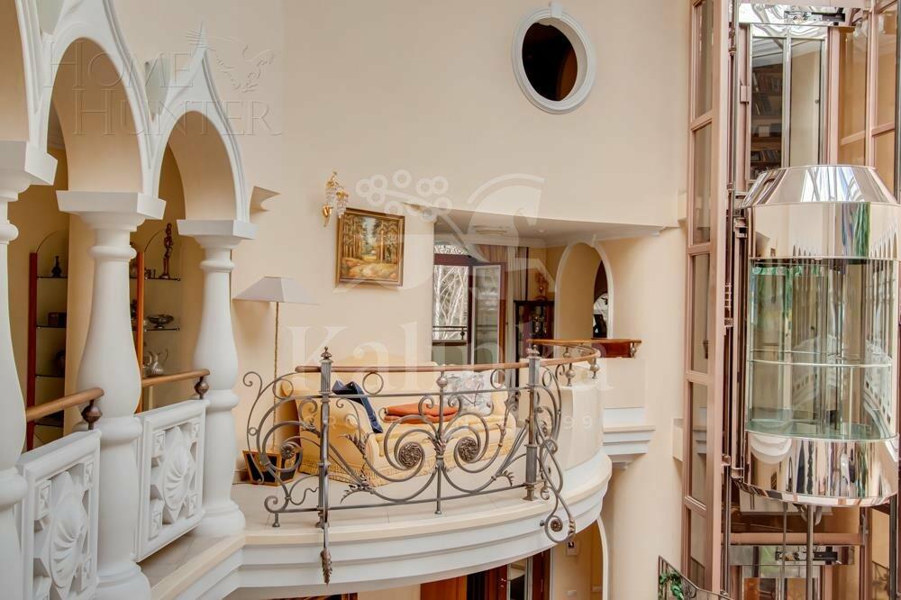 4-этажный коттедж 1 352 м² с отделкой