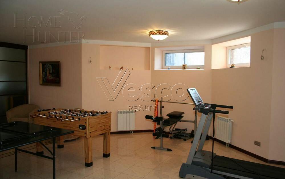 4-этажный коттедж 970 м² с отделкой