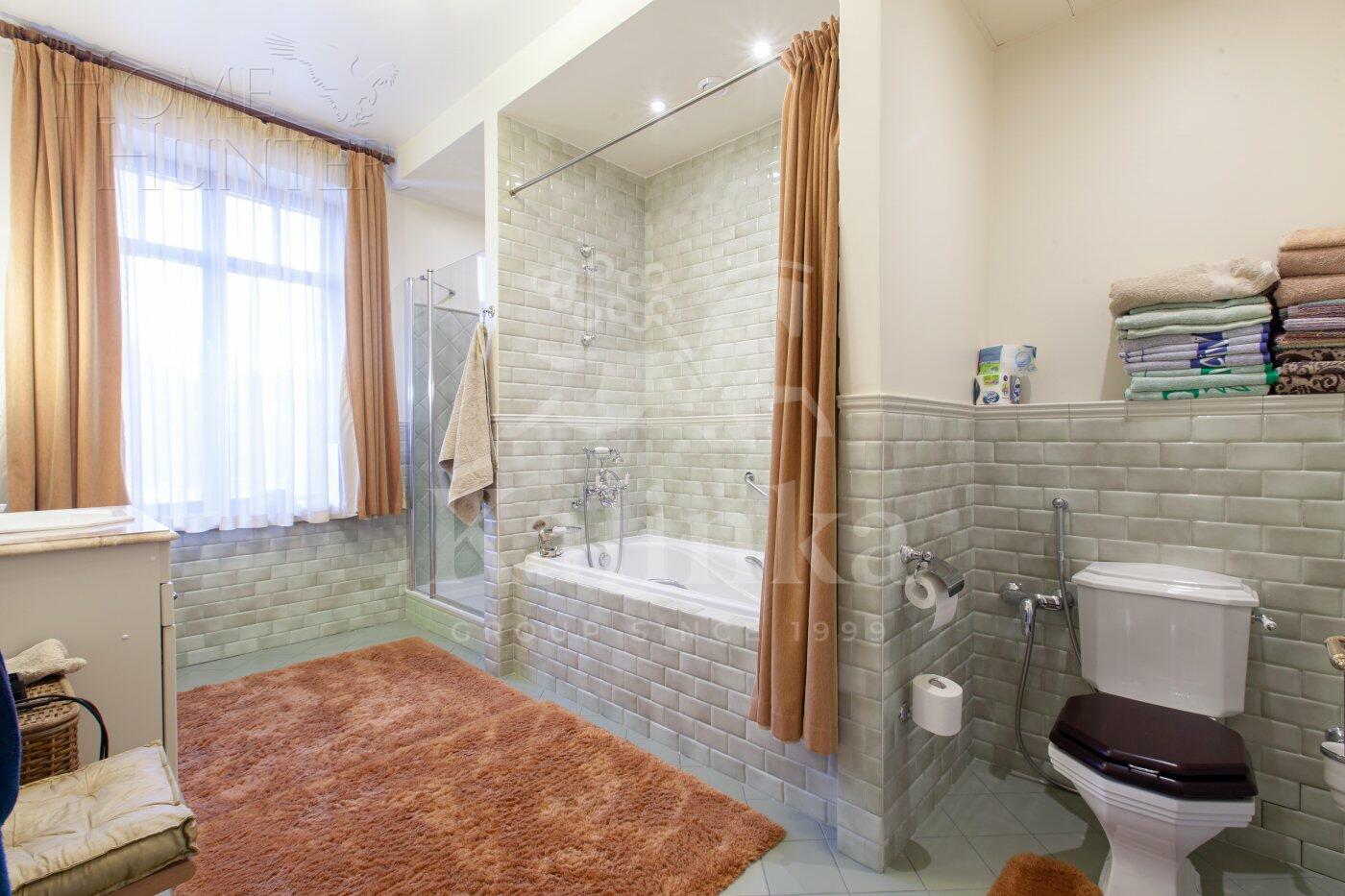 4-этажный коттедж 970 м² с отделкой