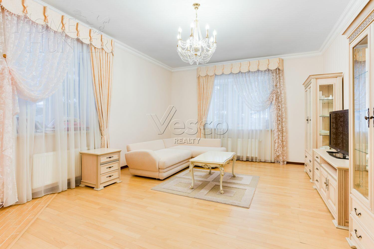 3-этажный коттедж 256 м² с отделкой