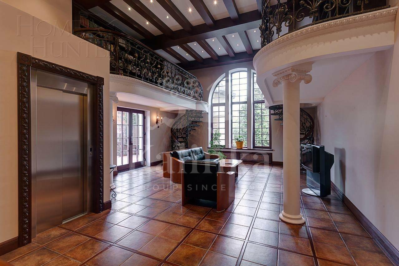 2-этажный коттедж 980 м² с отделкой