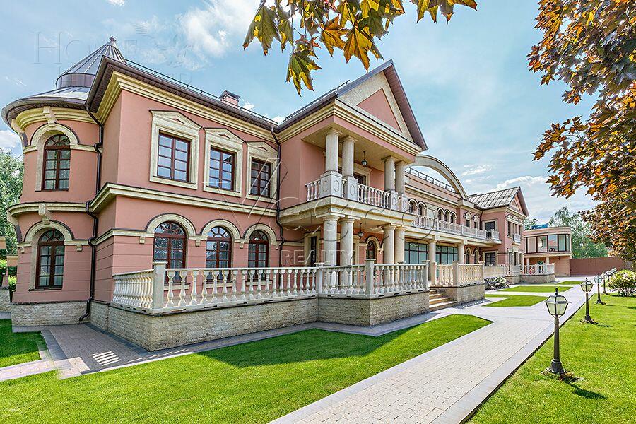 2-этажный коттедж 1 500 м² с отделкой