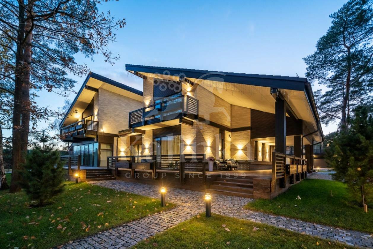 2-этажный коттедж 1 200 м² с отделкой