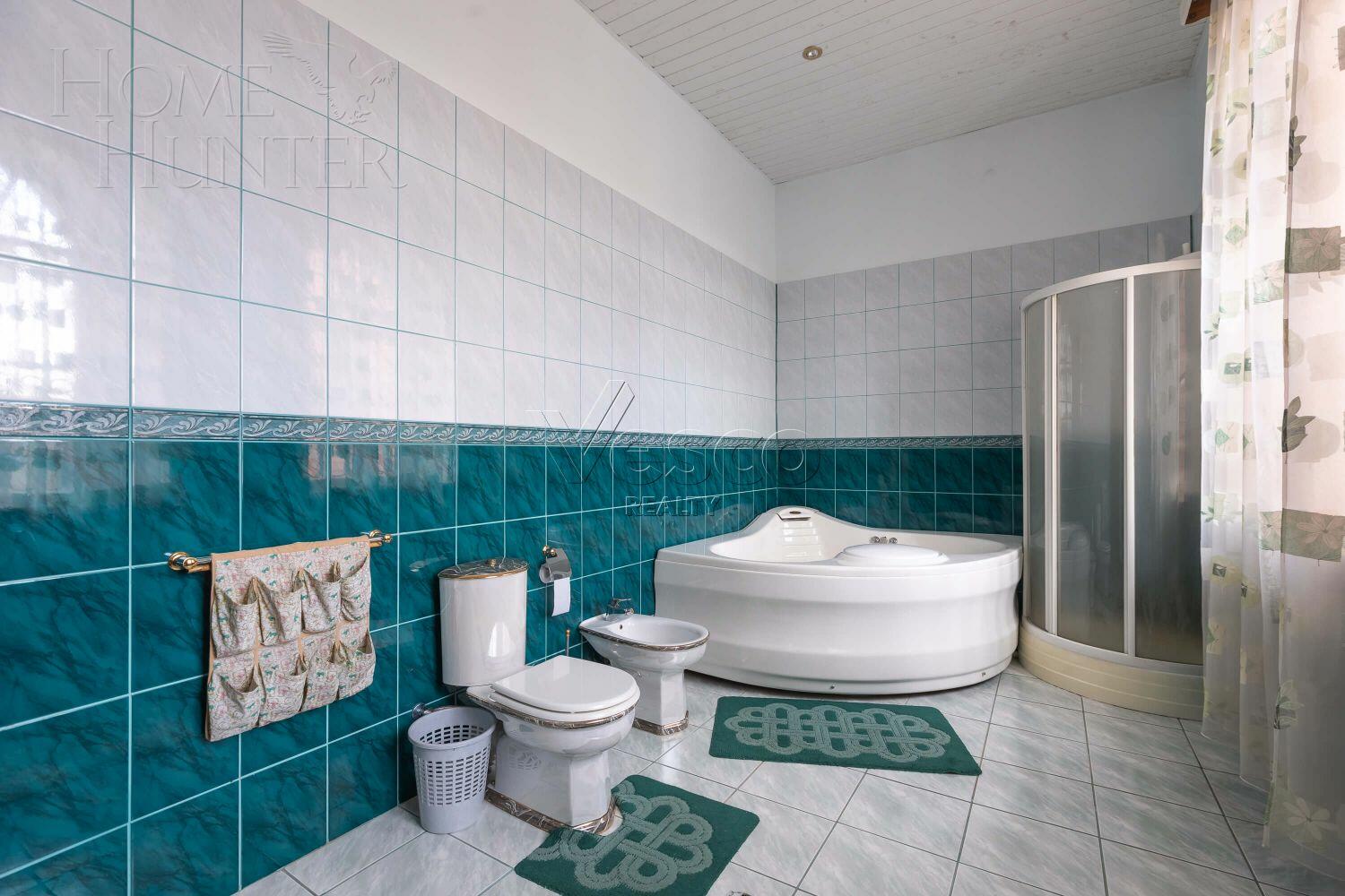 2-этажный коттедж 1 500 м² с отделкой