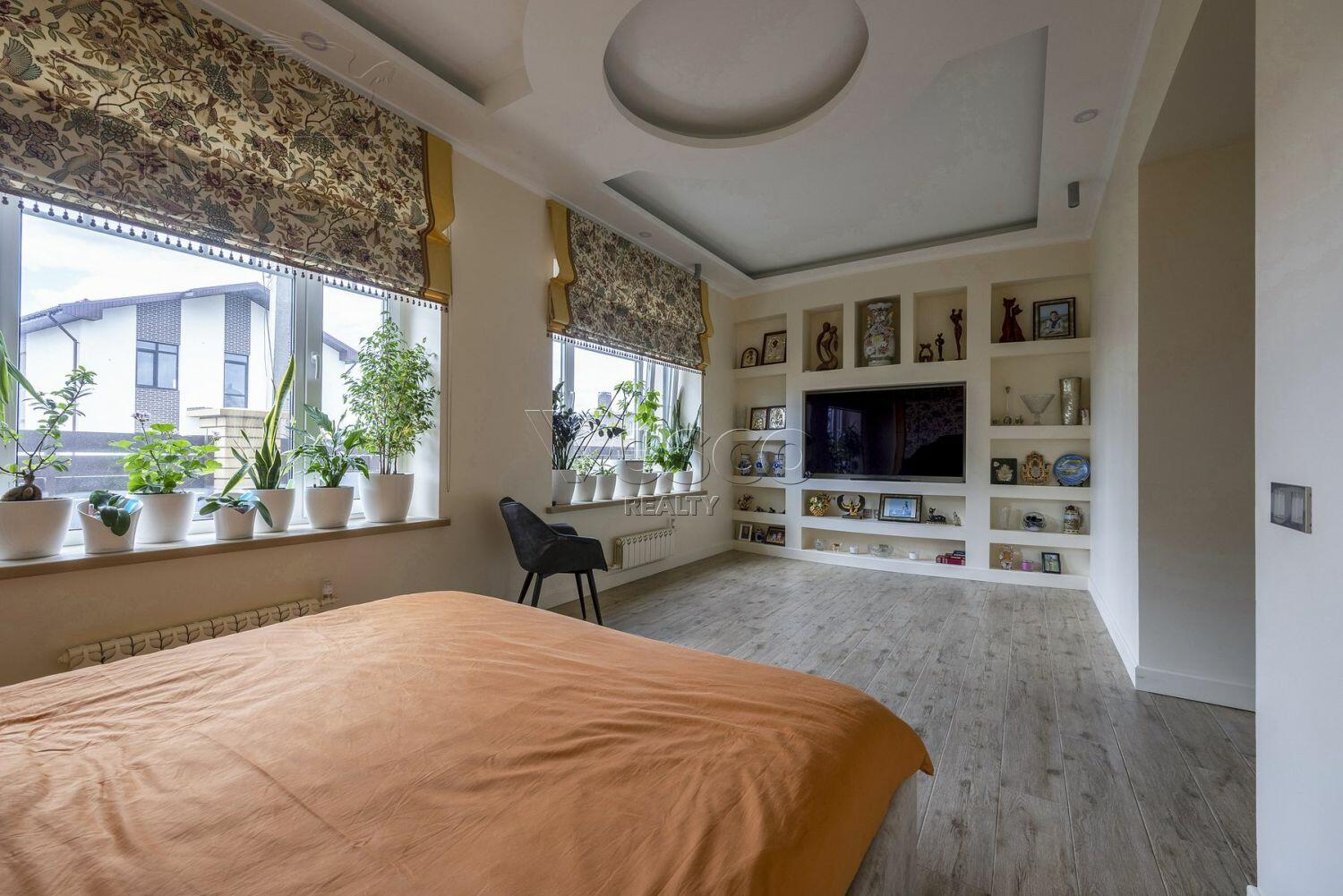 2-этажный коттедж 270 м² с отделкой