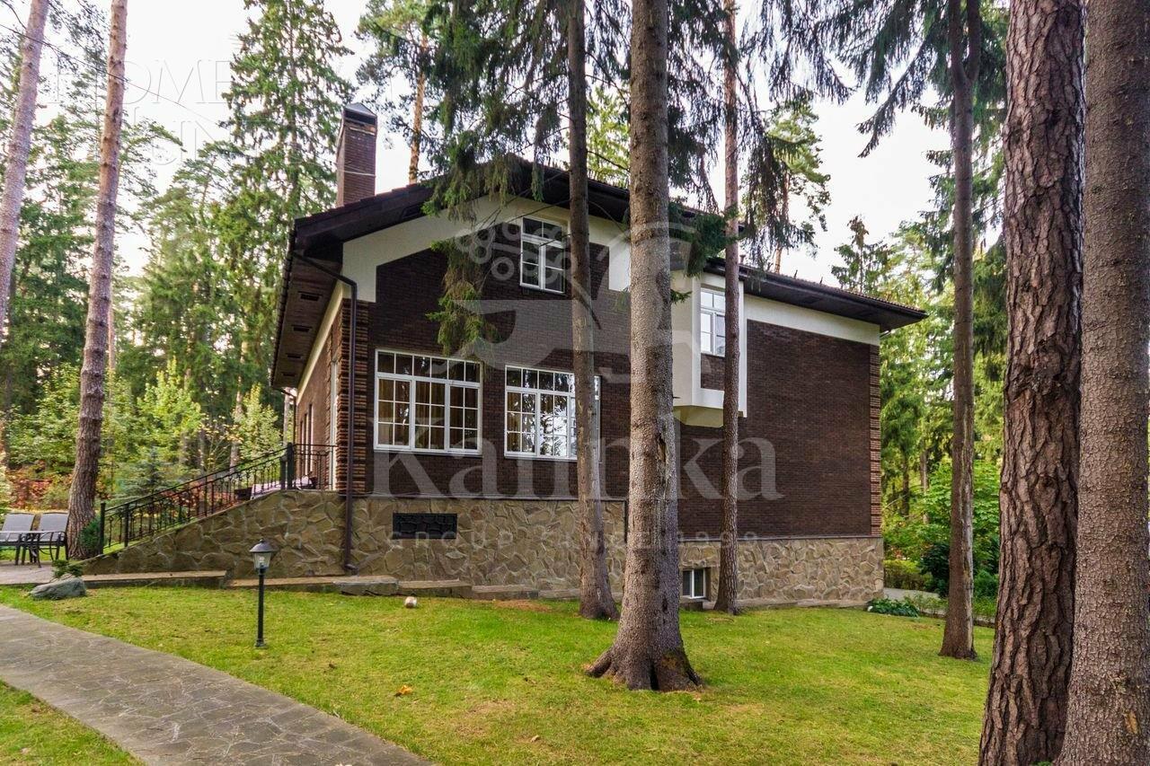 2-этажный коттедж 550 м² с отделкой