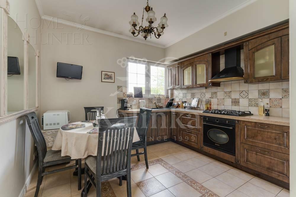 2-этажный коттедж 200 м² с отделкой