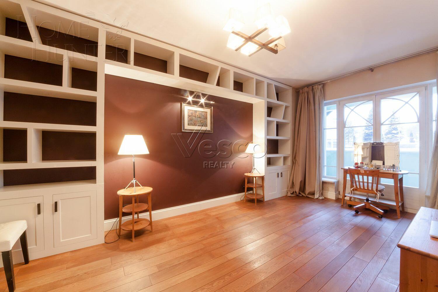 4-УРОВНЕВЫЙ ТАУНХАУС С ОТДЕЛКОЙ 610 М² НА 1 ЭТАЖЕ