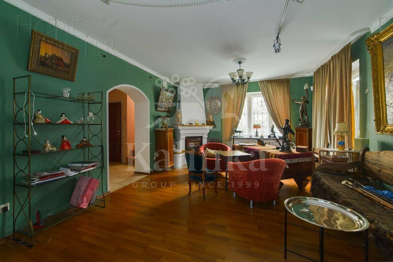 2-этажный коттедж 300 м² с отделкой