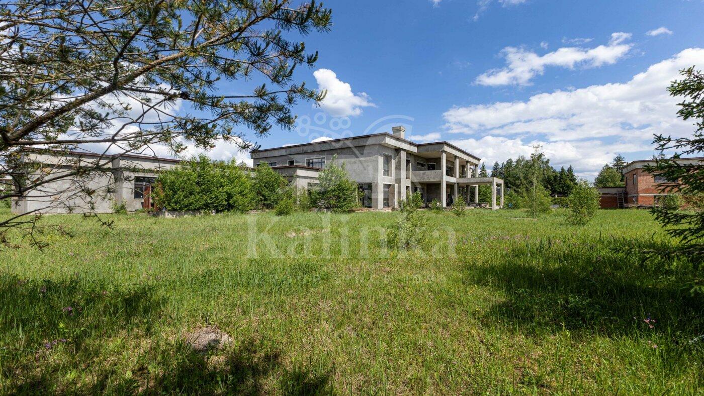 2-этажный коттедж 1 620 м² без отделки