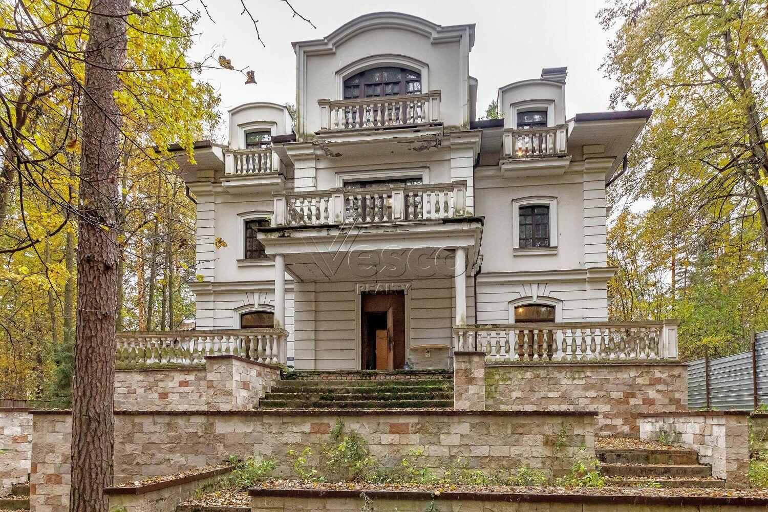 2-этажный коттедж 900 м² без отделки