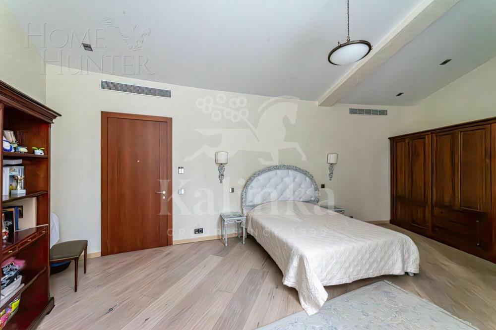 2-этажный коттедж 2 700 м² с отделкой