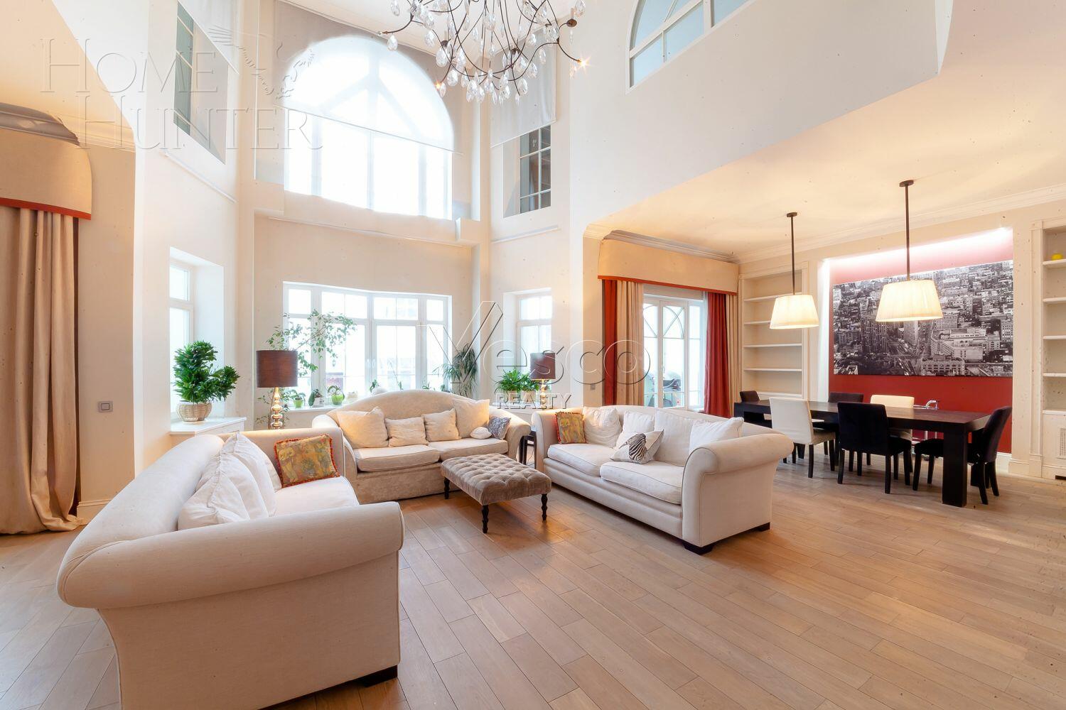 4-УРОВНЕВЫЙ ТАУНХАУС С ОТДЕЛКОЙ 610 М² НА 1 ЭТАЖЕ