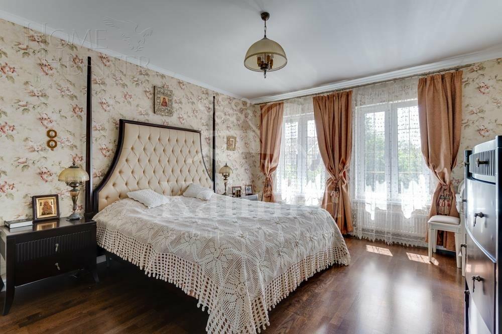 2-этажный коттедж 200 м² с отделкой